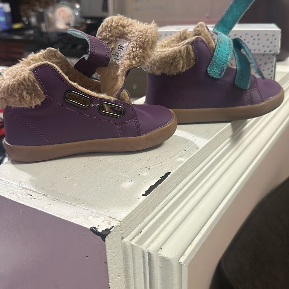 Ten Little Furry High Top Sneakers Size 10 (Toddler)